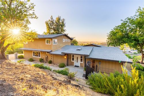 1745 Adelaida Rd, Paso Robles, CA, 93446-8729 | Card Image