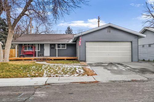 2084 Golf Dr, Elko, NV, 89801-2614 | Card Image