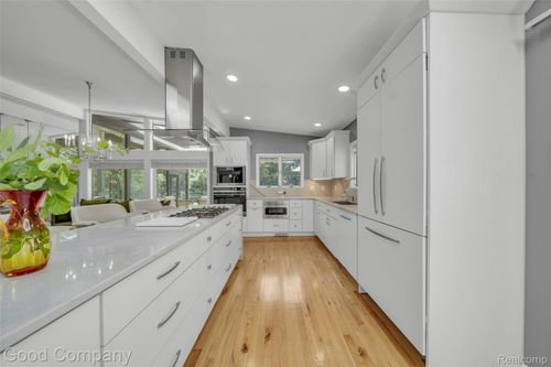 30239 Hickory Ln, Franklin, MI, 48025-1583 | Card Image