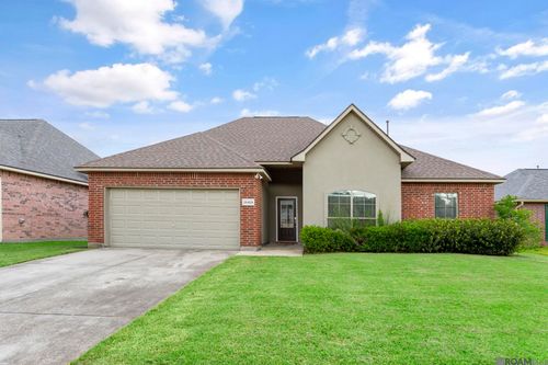 26426 Avoyelles Ave, Denham Springs, LA, 70726-6963 | Card Image