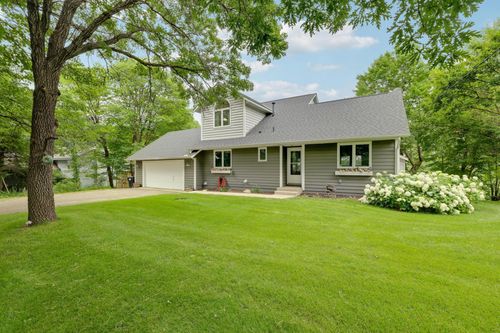 16775 Xylite St Ne, Ham Lake, MN, 55304-5026 | Card Image