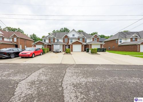 111 Poplar Cir, Radcliff, KY, 40160-2477 | Card Image