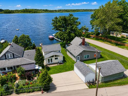 51520 Fish Lake Dr, Marcellus, MI, 49067-9709 | Card Image