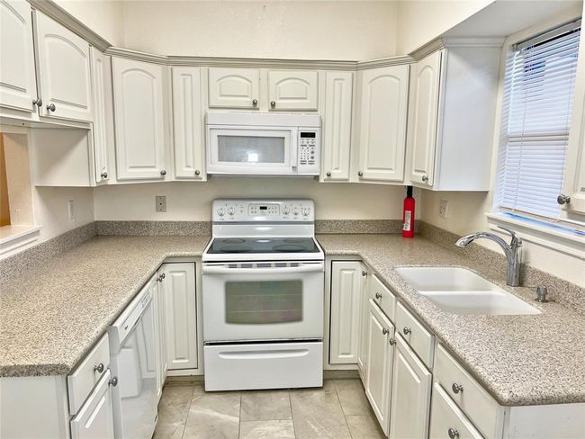 Kitchen | Image 9