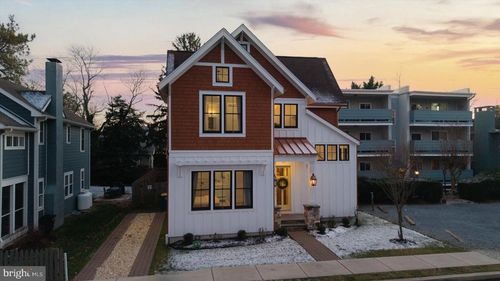 70 Sussex St, REHOBOTH BEACH, DE, 19971-3110 | Card Image