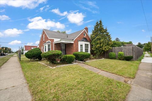 13001 Promenade St, Detroit, MI, 48213-1463 | Card Image