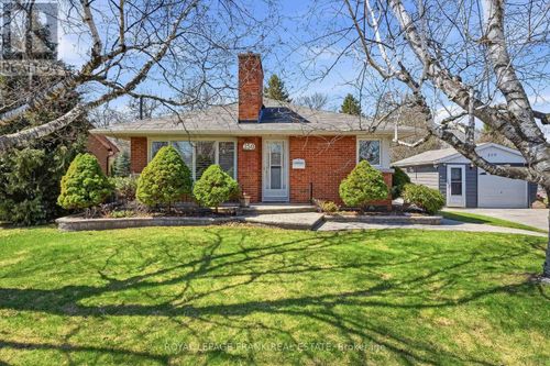 250 Meadow Road, Whitby (Blue Grass Meadows), ON, L1N3K2 | Card Image