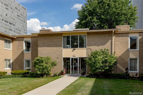 218-1550 Cherboneau Pl, Detroit, MI, 48207-2863 | Card Image