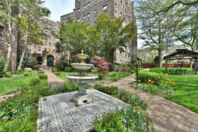 APT-6D - 8 Barstow Rd, Home with 1 bedrooms, 1 bathrooms and null parking in Great Neck NY | Image 39