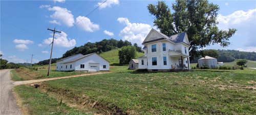 16066 State Route 258 Sw, Newcomerstown, OH, 43832-8914 | Card Image