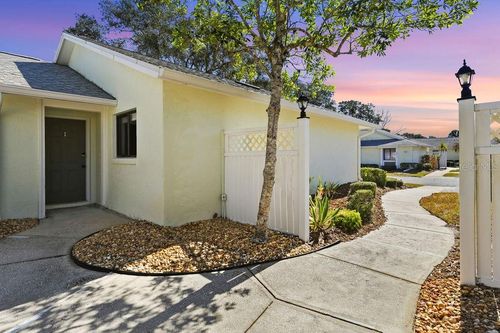 1 Lake Forest Pl, Palm Coast, FL, 32137-8010 | Card Image