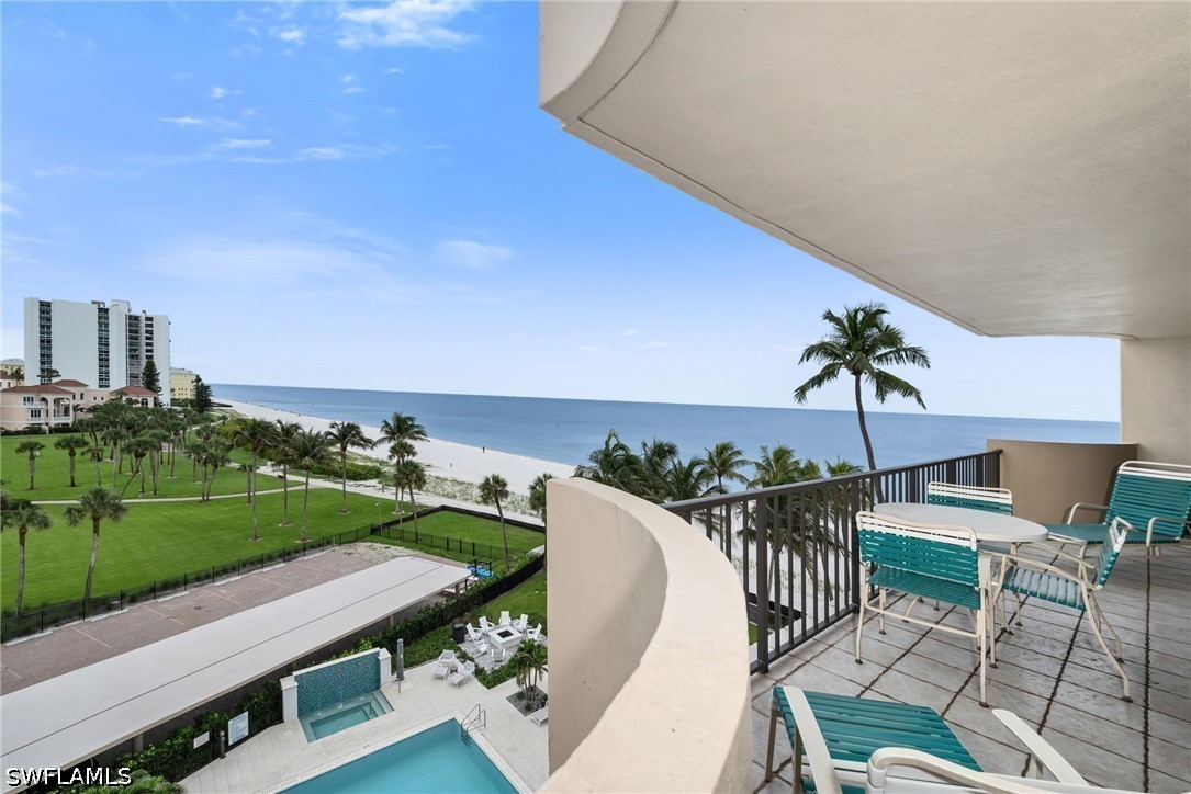 Residential in Naples 5