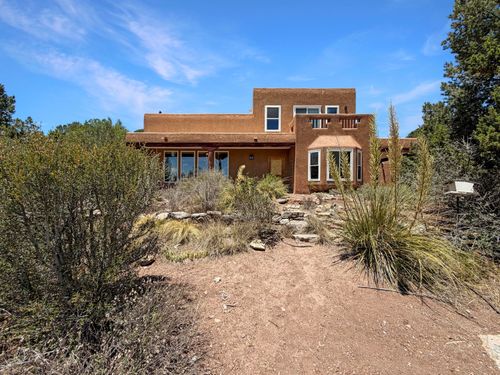 16 Erin Ln, Tijeras, NM, 87059-7340 | Card Image