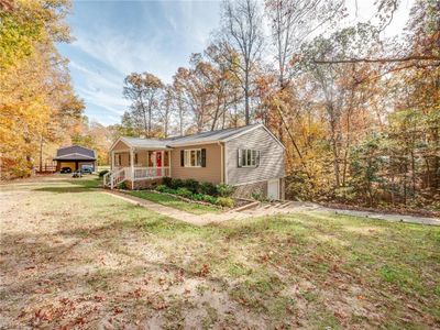 117 Deerwood Drive, House other with 5 bedrooms, 2 bathrooms and null parking in Williamsburg VA | Image 3