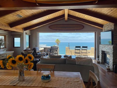 1464 Summit Ave, Cardiff by the Sea, CA, 92007-2426 | Card Image