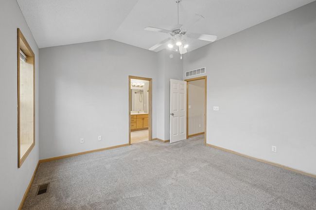 7539 12 Th St N, Townhouse with 3 bedrooms, 3 bathrooms and null parking in Oakdale MN | Image 16