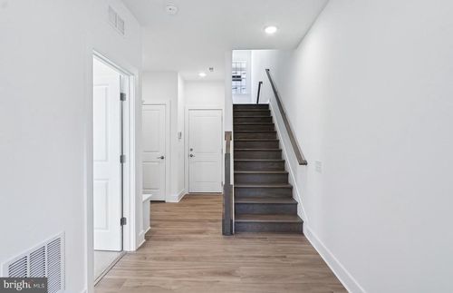 10812 Willow Ter, FAIRFAX, VA, 22030 | Card Image