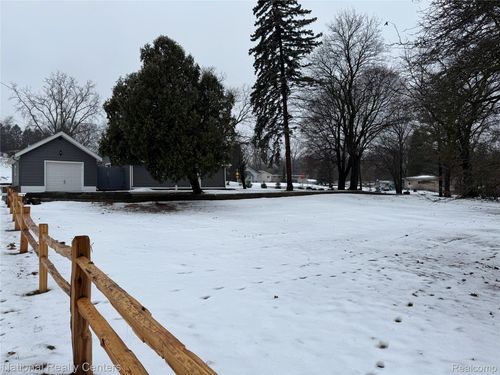 4915 Clarkston Rd, Clarkston, MI, 48348-3800 | Card Image