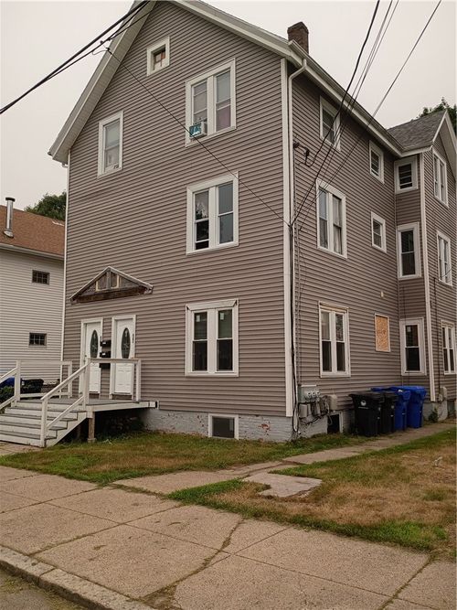 17 Wilson Street, Pawtucket, RI, 02861 | Card Image