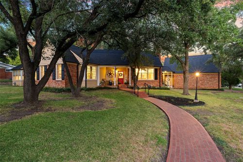 1203 N 13th St, Temple, TX, 76501-1901 | Card Image