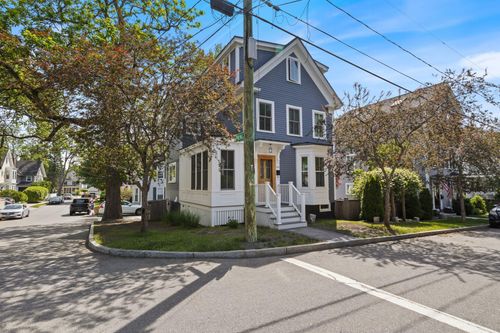 205 Broad St, Portsmouth, NH, 03801-5111 | Card Image
