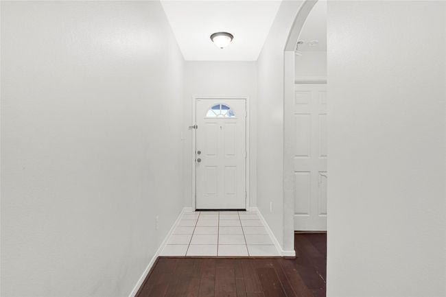 9002 Saint Laurent Ln, House other with 3 bedrooms, 2 bathrooms and 2 parking in Houston TX | Image 8