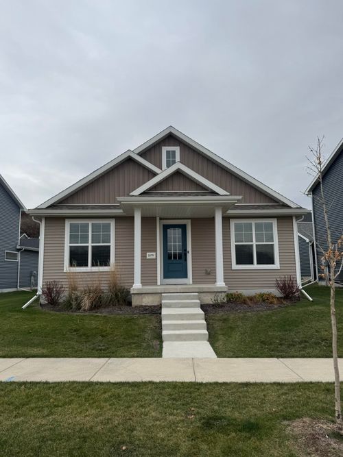 2175 Autumn Lake Pkwy, Madison, WI, 53718-9275 | Card Image