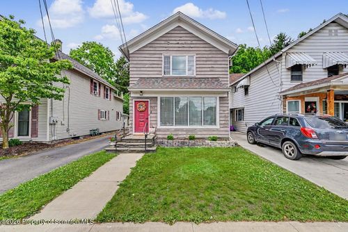1742 Main St, BLAKELY, PA, 18447-1362 | Card Image