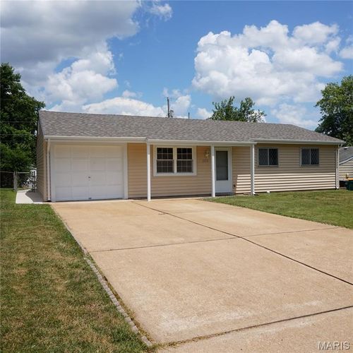 2254 Weedel Dr, Arnold, MO, 63010-2271 | Card Image