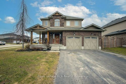 11 Green St, Drayton, ON, N0G1P0 | Card Image