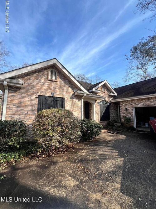 8850 Kipapa Way, Diamondhead, MS, 39525-4205 | Card Image