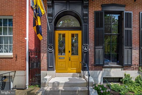 831 Park Ave, BALTIMORE, MD, 21201-4806 | Card Image