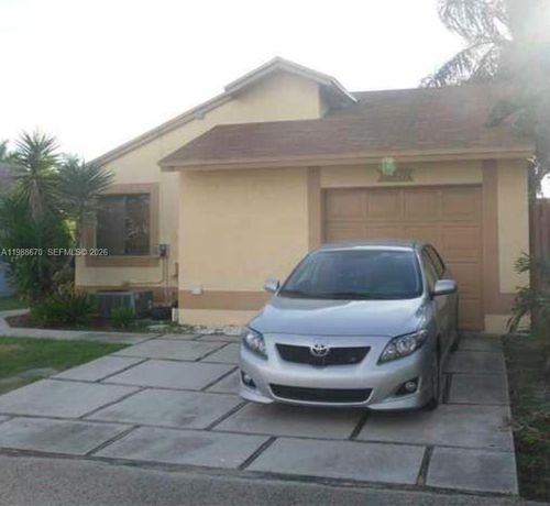1020 Sw 111th Ave, Pembroke Pines, FL, 33025-3527 | Card Image