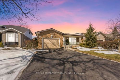 115 First Rd W, Stoney Creek, ON, L8J2S6 | Card Image