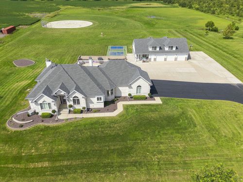 4673 W 3000n Rd, Kankakee, IL, 60901-8204 | Card Image