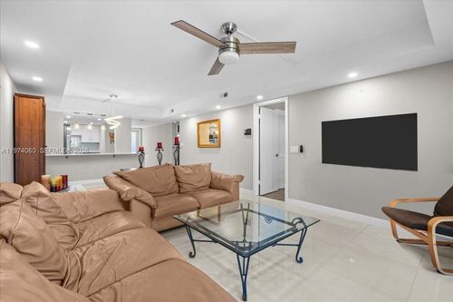 208-811 S Hollybrook Dr, Pembroke Pines, FL, 33025-4052 | Card Image
