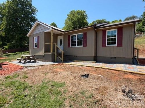 3262 Nix Creek Rd, Marion, NC, 28752-9567 | Card Image