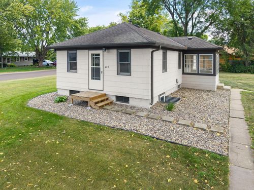 409 Clay St S, Shakopee, MN, 55379-1135 | Card Image