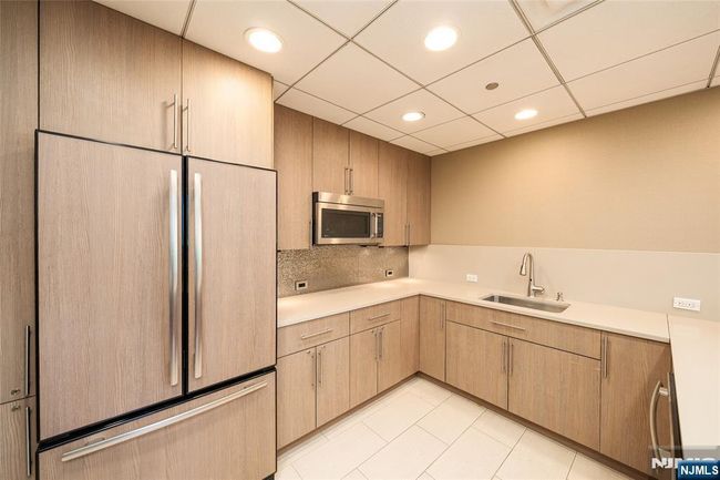 250 Gorge, House attached with 1 bedrooms, 1 bathrooms and null parking in Cliffside Park NJ | Image 20