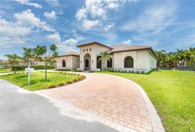 13555 Sw 106th Ave, House other with 5 bedrooms, 4 bathrooms and null parking in Miami FL | Image 1