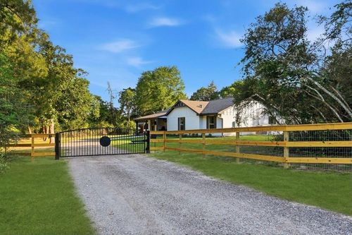 486 Hickory Creek Rd, Bellville, TX, 77418-9719 | Card Image