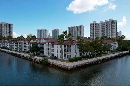 3203-17900 Ne 31st Ct, Aventura, FL, 33160-2668 | Card Image