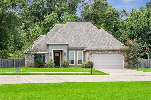 105 Woodthrush Dr, Madisonville, LA, 70447-4005 | Card Image