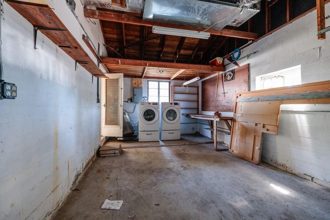 Garage | Image 12