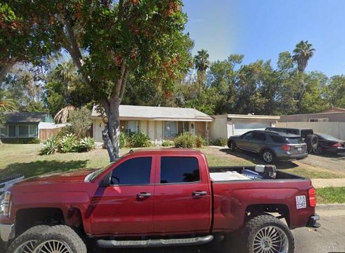 1820 Calle Sinaloa, Vista, CA, 92084-5334 | Card Image