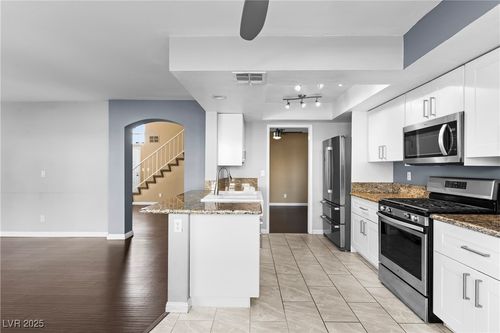 6124 Warm River Rd, Las Vegas, NV, 89108-1757 | Card Image