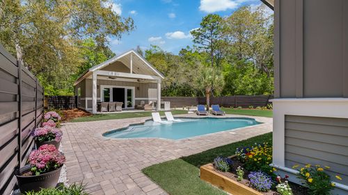 490 Red Barn Rd, Freeport, FL, 32439-2937 | Card Image