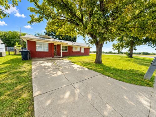 1902 Joslin St, Cleburne, TX, 76033-7430 | Card Image