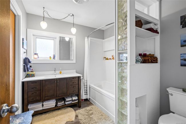 Main 4 Piece Bathroom | Image 21