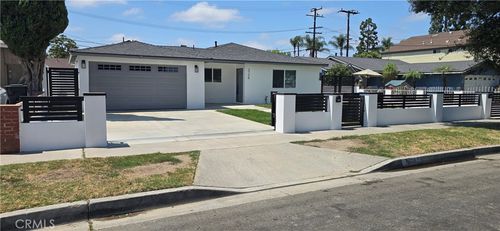 1-2726 W Pendleton Ave, Santa Ana, CA, 92704-4922 | Card Image